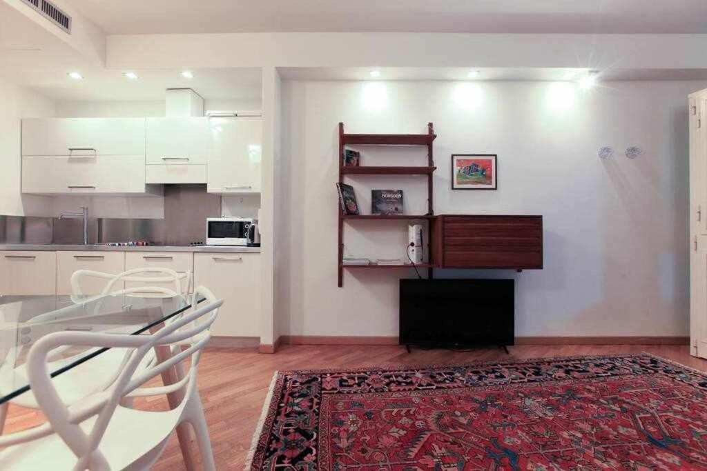 Brera Area Lovely Apt Close To Piazza Duomo Milan Luaran gambar