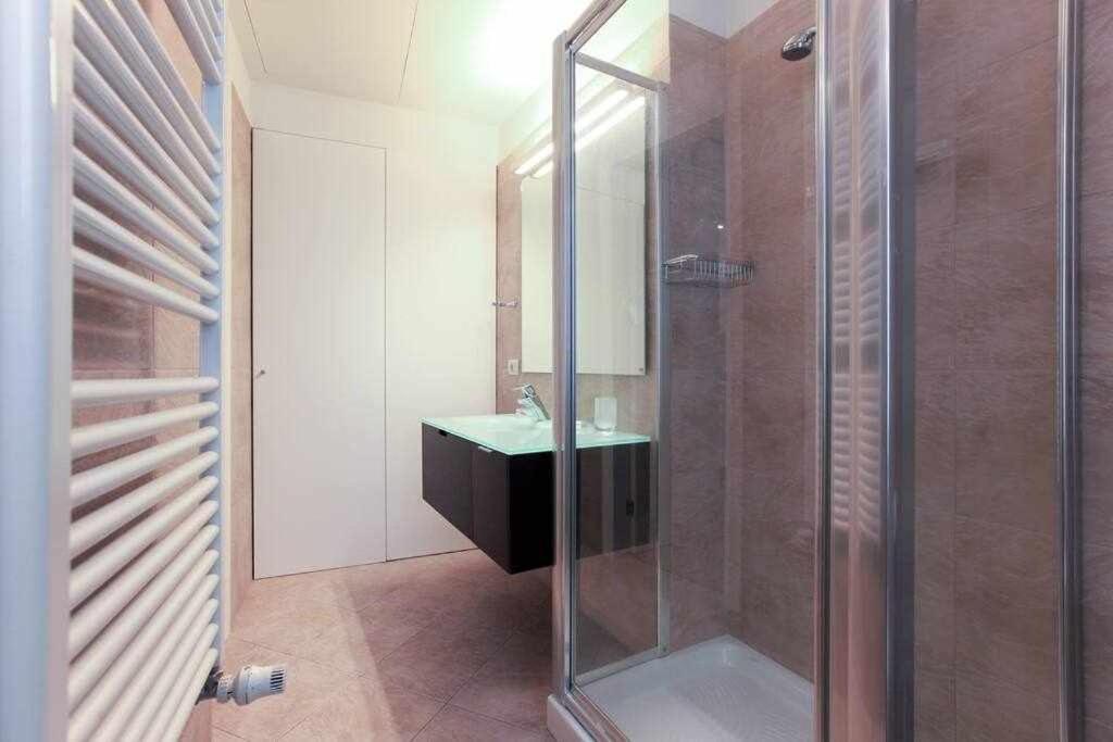 Brera Area Lovely Apt Close To Piazza Duomo Milan Luaran gambar