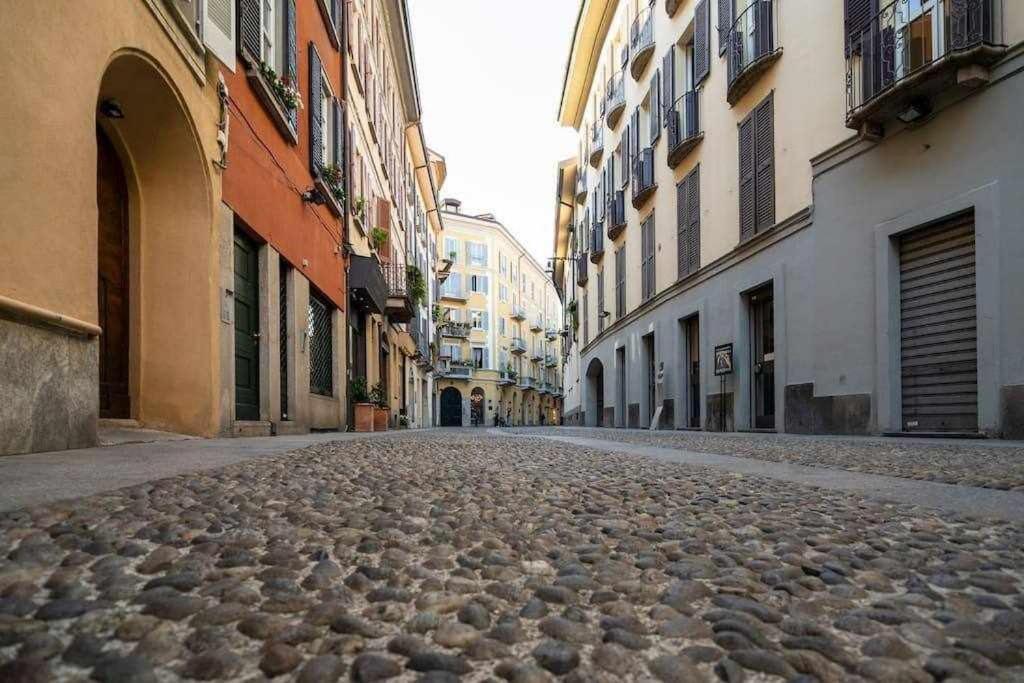 Brera Area Lovely Apt Close To Piazza Duomo Milan Luaran gambar